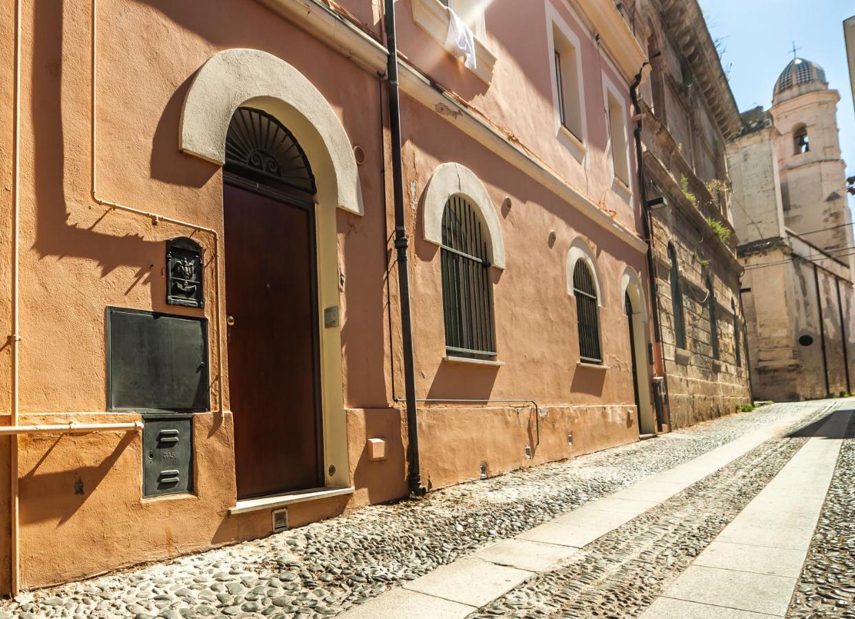 Suite Home Al Centro Di Sassari Exterior photo