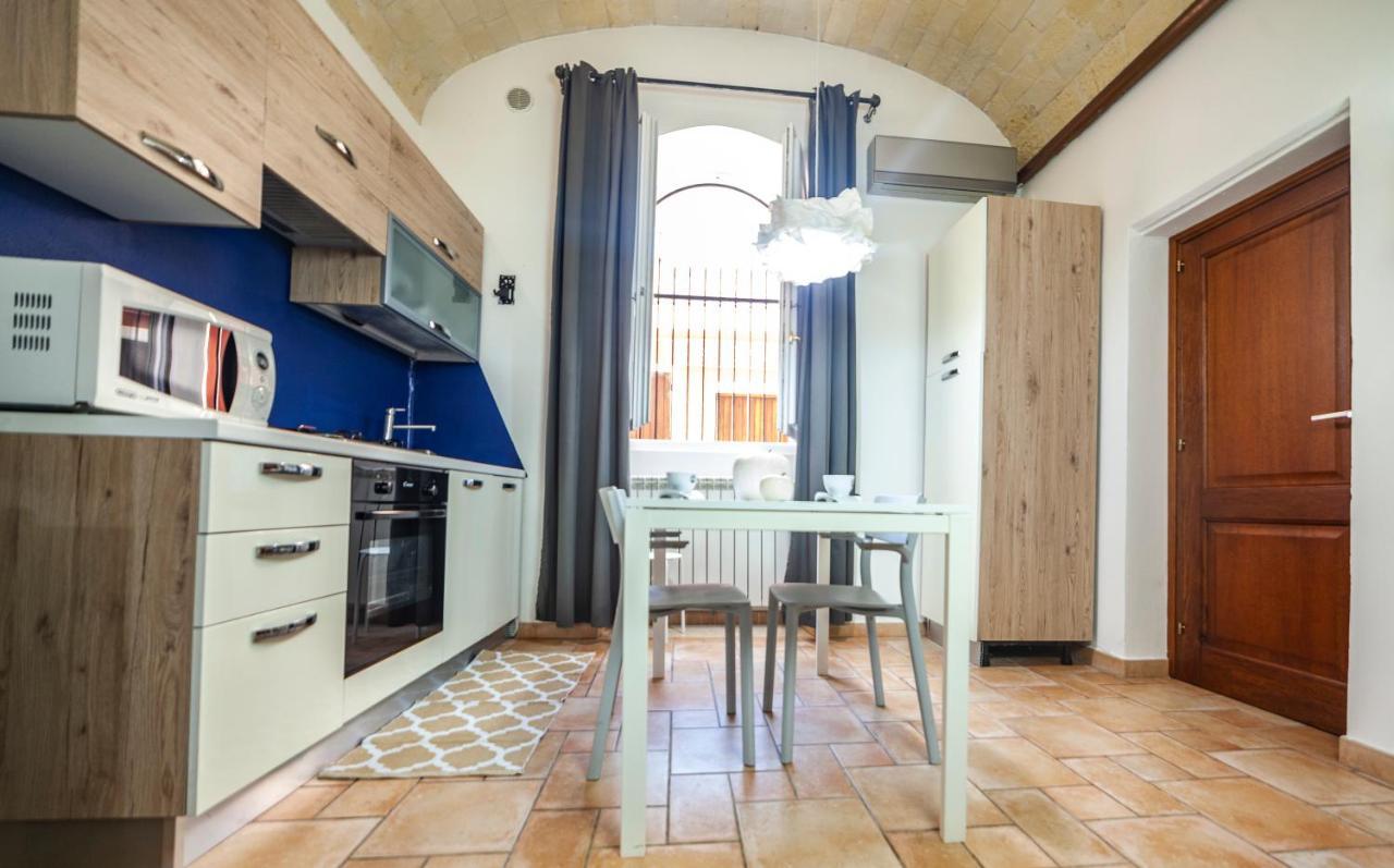 Suite Home Al Centro Di Sassari Exterior photo
