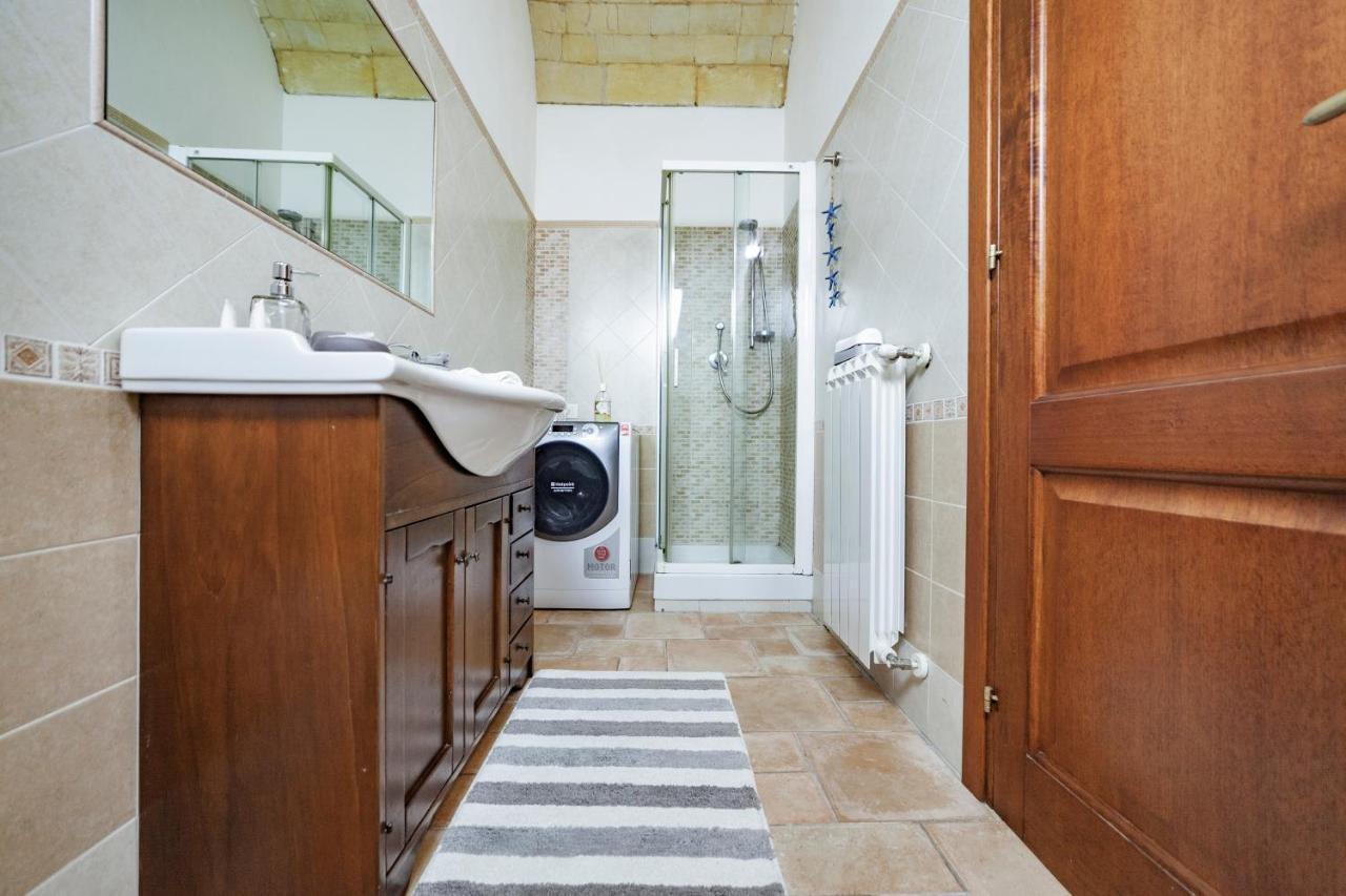Suite Home Al Centro Di Sassari Exterior photo