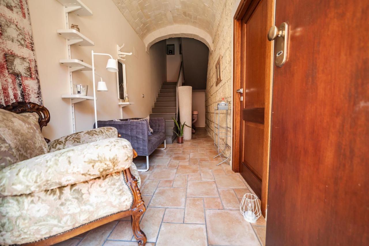 Suite Home Al Centro Di Sassari Exterior photo